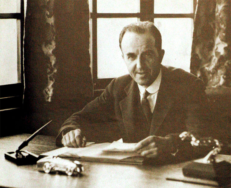 https://www.mgcc.se//explorer/images/Cecil-Kimber.jpg